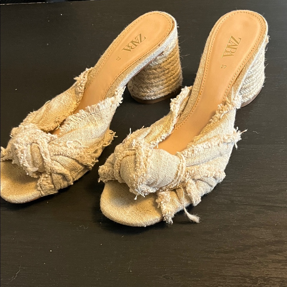 Zara Cream Textured Women's Mules